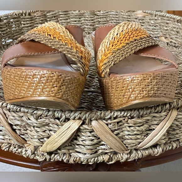 SOTTO SOPRA ITALIAN SANDALS PLATFORM WEDGE BEAUTIFUL WARM EARTH TONE COLORS SZ 8 - Picture 2 of 3